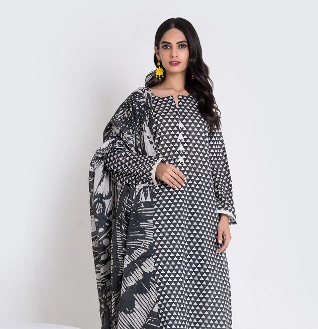 Fabrics 3-Piece Suit – Hoor Noor Couture